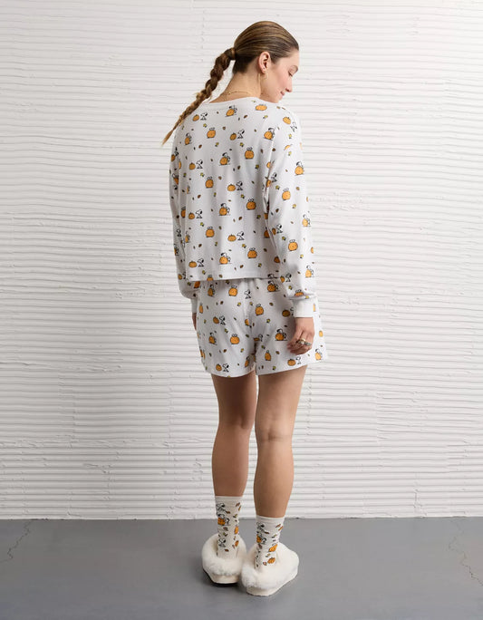 AE Luxe Plush Snoopy Halloween Pijama Set