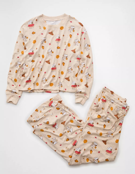 AE Luxe Plush Snoopy Fall Long-Sleeve & Pant Pijama Set