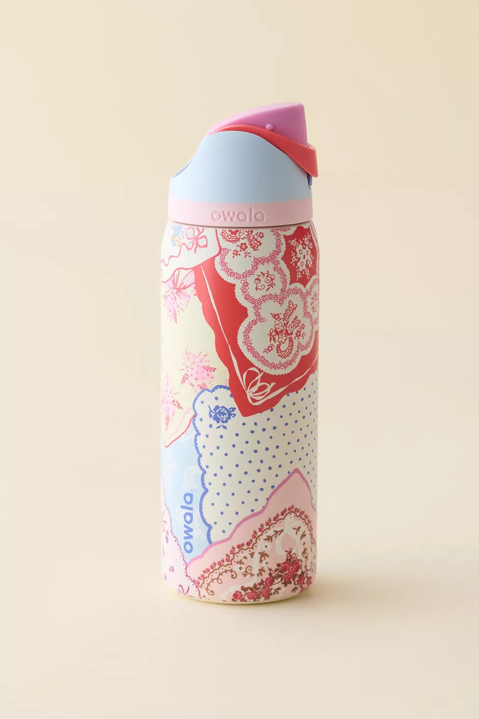 Owala UO Exclusive Hankies Print FreeSip 32 oz Water Bottle
